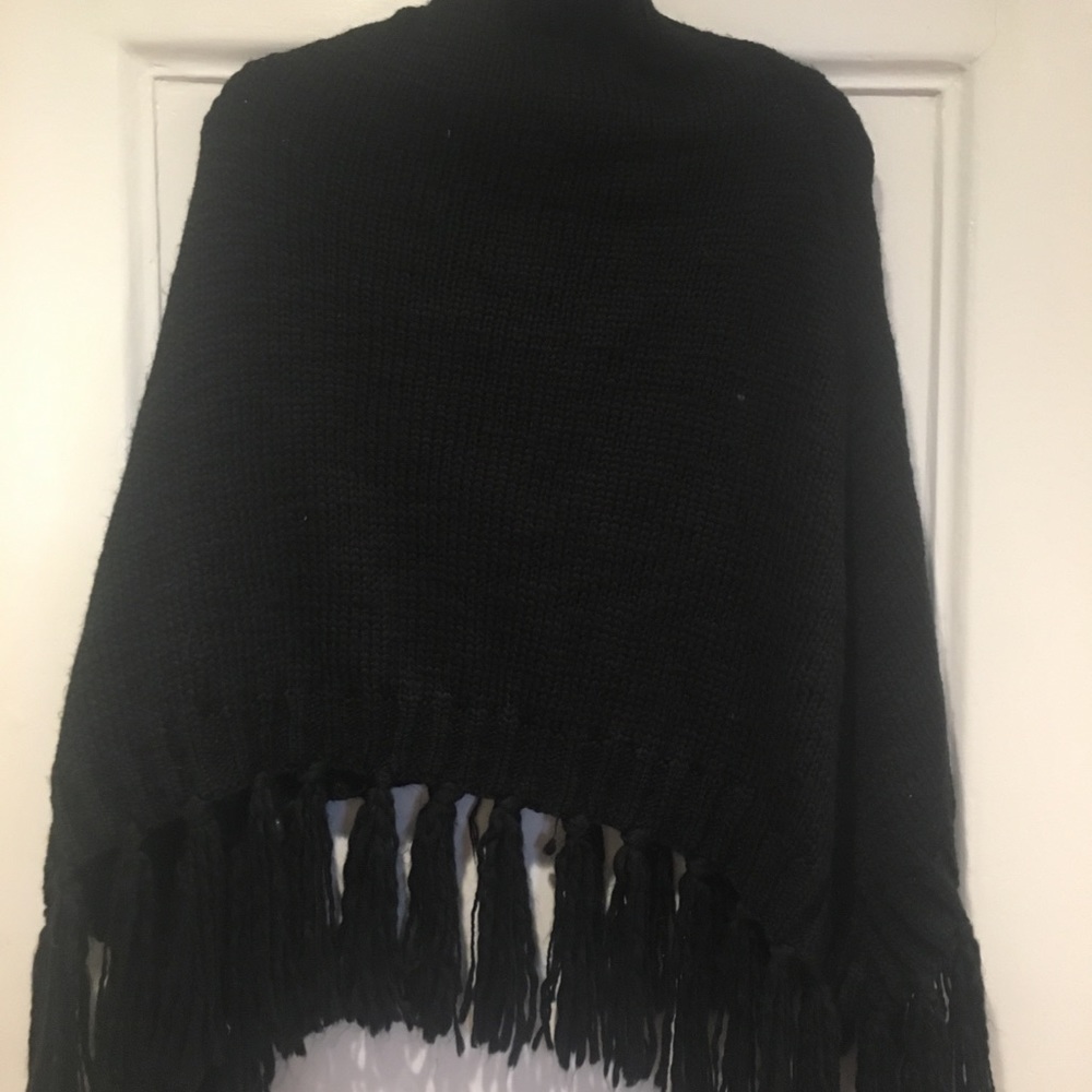 SCOOP NYC knit poncho 🎊HP🎊 - Picture 3 of 6